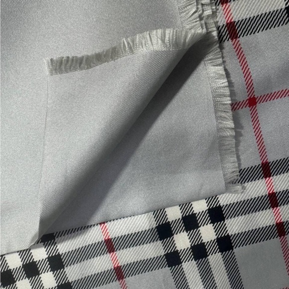 Burberry scarf - Picture 5 of 5